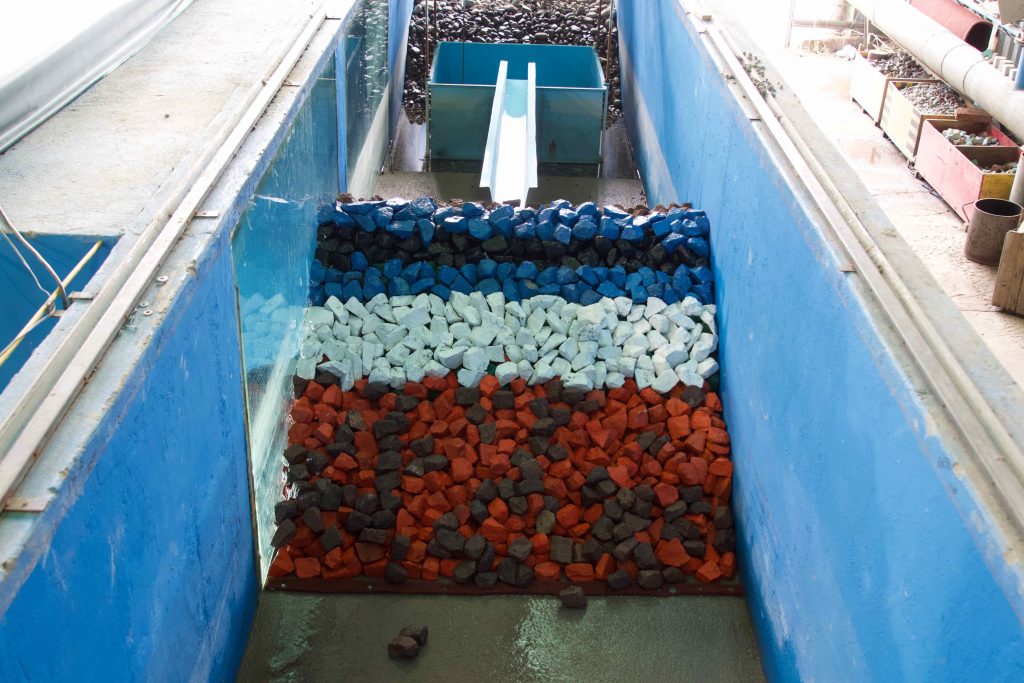 Vista de costado de geometría final de rompeolas.